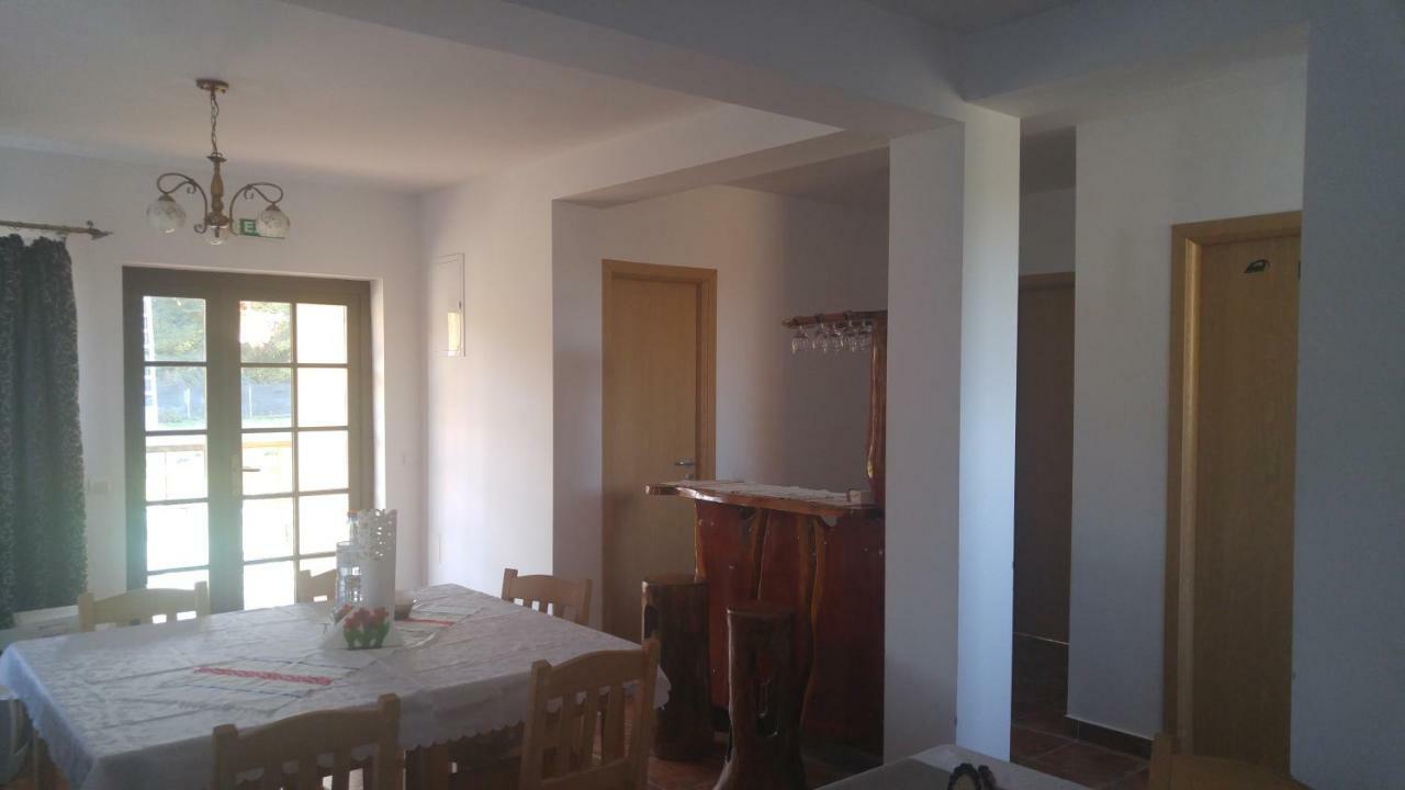 Pensiunea Casa Vanatorului Otel Oteleni Dış mekan fotoğraf