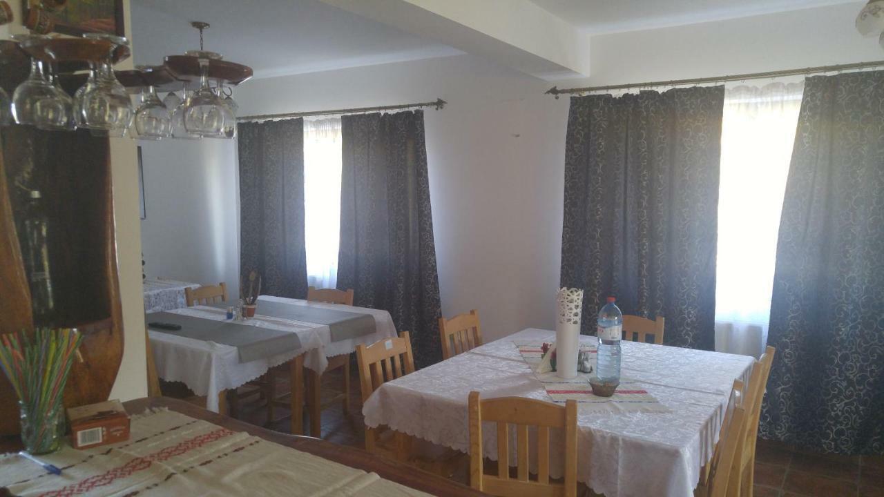 Pensiunea Casa Vanatorului Otel Oteleni Dış mekan fotoğraf