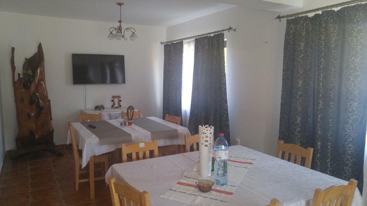 Pensiunea Casa Vanatorului Otel Oteleni Dış mekan fotoğraf